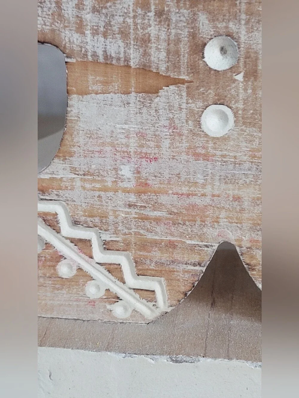 Wooden Gingerbread Holiday Decor in Natural White Christmas